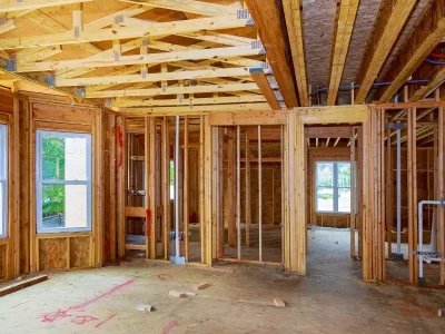 images_wood-framing-of-a-house-2